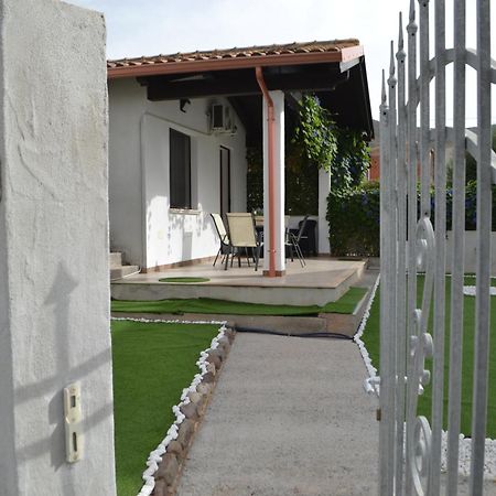 Casa Giovanna San Giovanni Suèrgiu Buitenkant foto